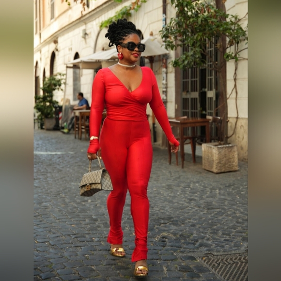 Red two piece set - Picture 1 of 6